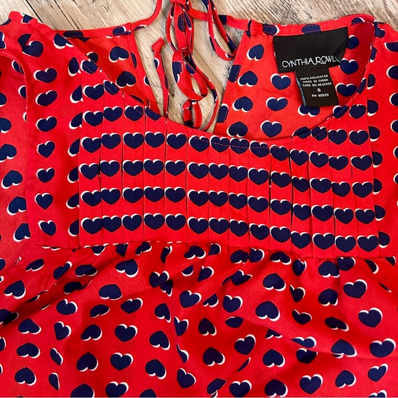 ❤️Like New❤️ Cynthia Rowley Sleeveless Red Blouse with Navy & White Hearts - Picture 4 of 5
